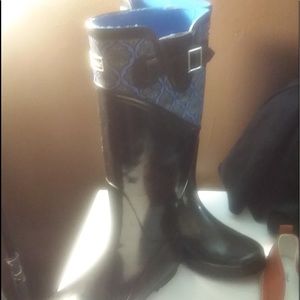 Durable rain boots